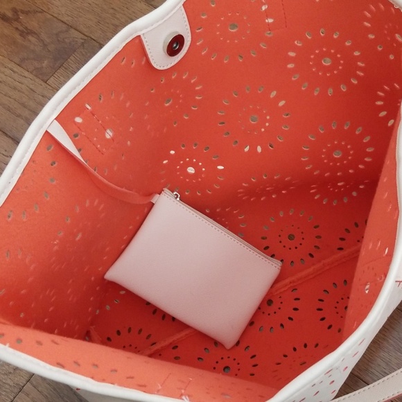 Lazer cut out tote - Picture 2 of 2